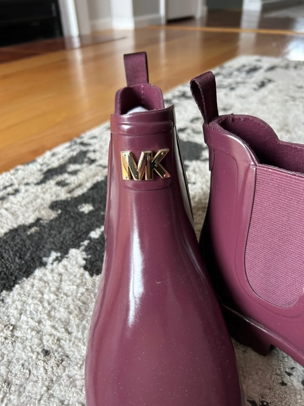 Michael Kors sleek chelsea